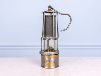 Антикварна шахтарська гасова лампа