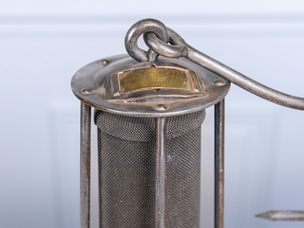 BN4A2631 Антикварна шахтарська гасова лампа