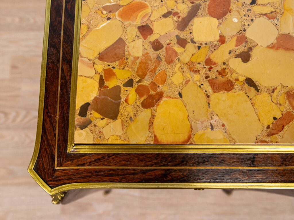 Столик у стилі Людовика XV