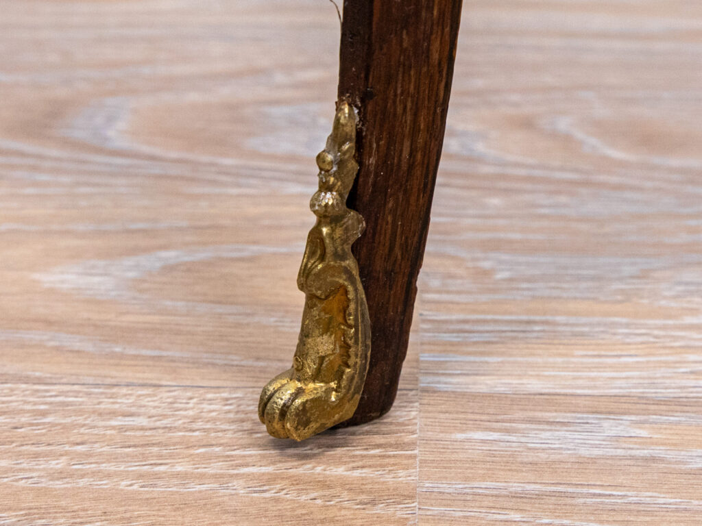 Столик у стилі Людовика XV