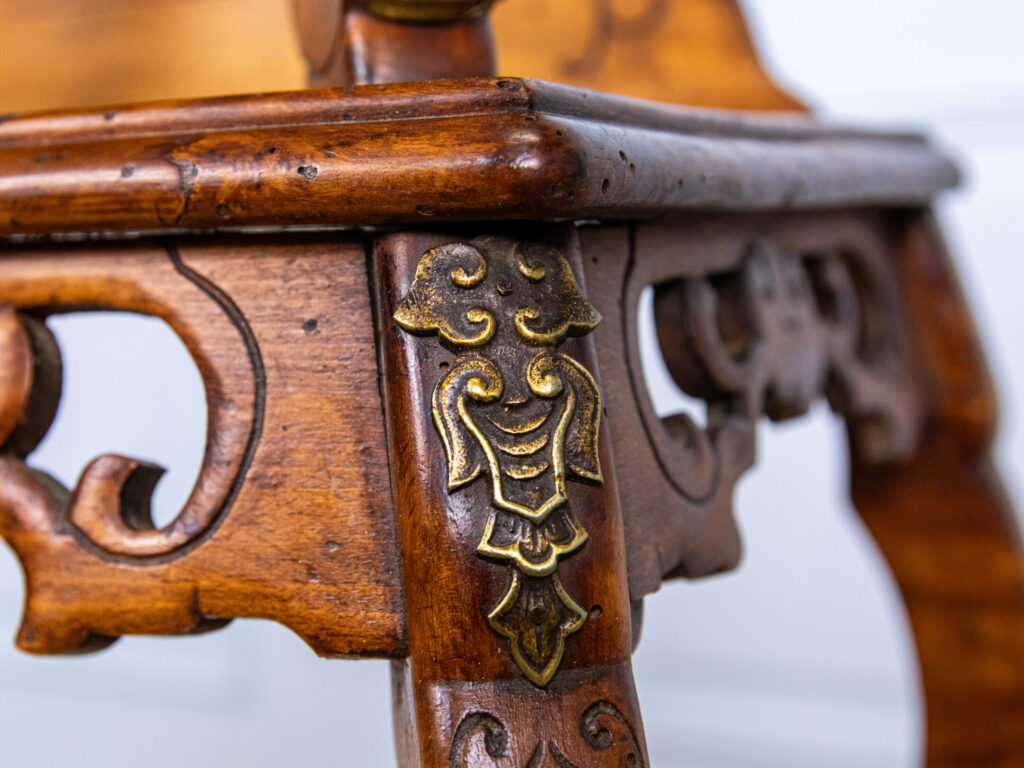 Антикварний столик-етажерка в стилі Віардо