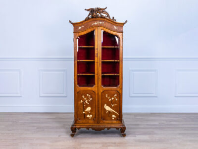 Антикварна вітрина в стилі Віардо