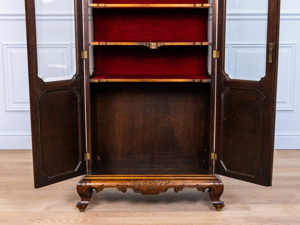 Антикварна вітрина в стилі Віардо