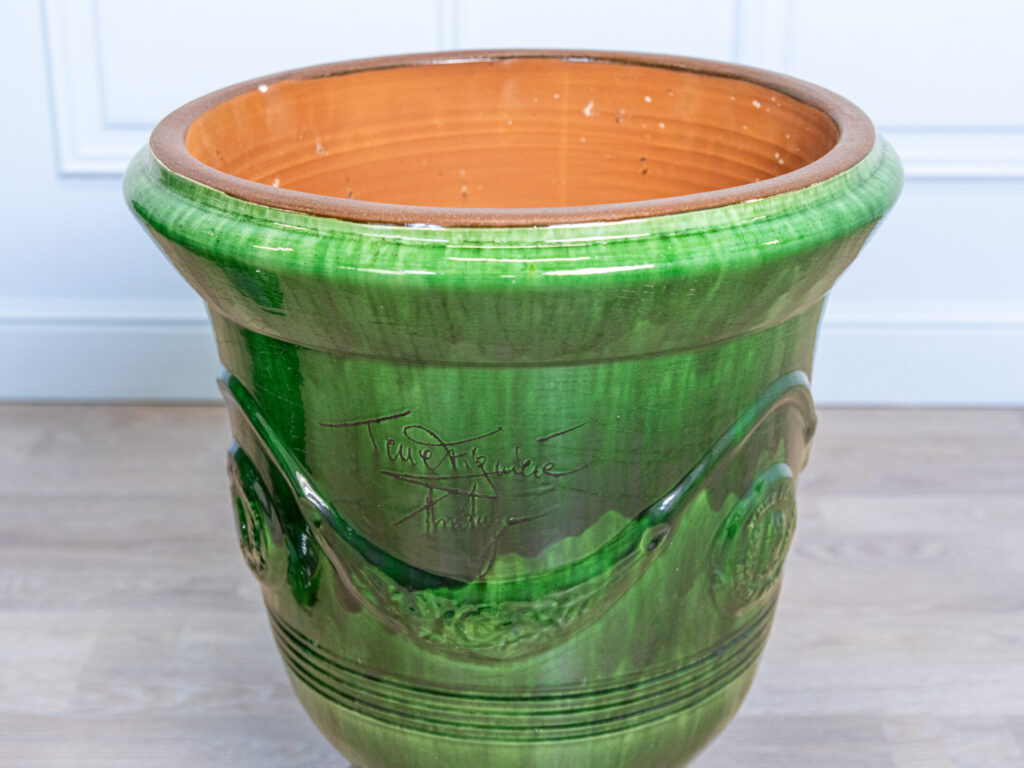 Пара андузьких горщиків (вазонів)