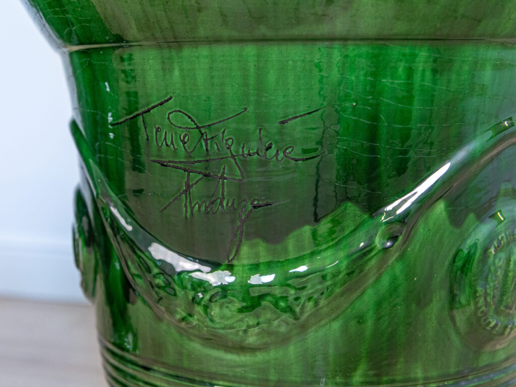 Пара андузьких горщиків (вазонів)