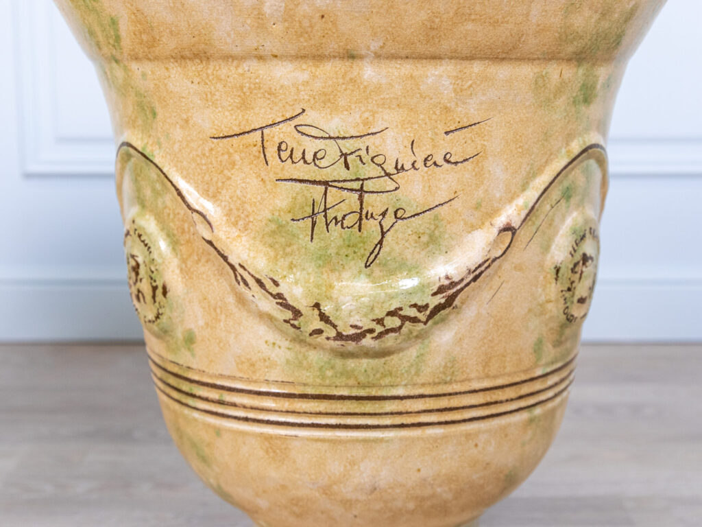 Пара андузьких горщиків (вазонів)