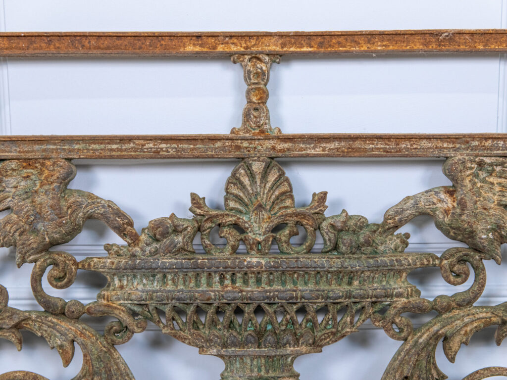 Антикварна огорожа (перила)