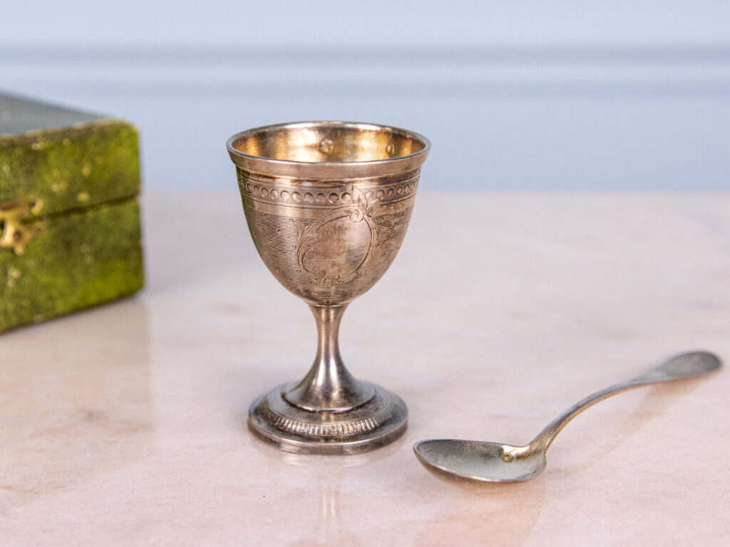 Антикварний срібний набір для подачі яйця