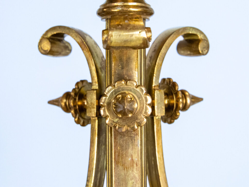 Антикварна люстра в стилі Людовика XVI