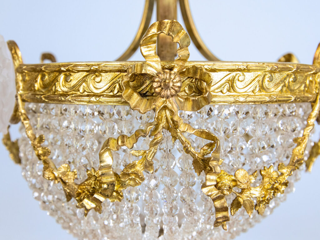 Антикварна люстра в стилі Людовика XVI