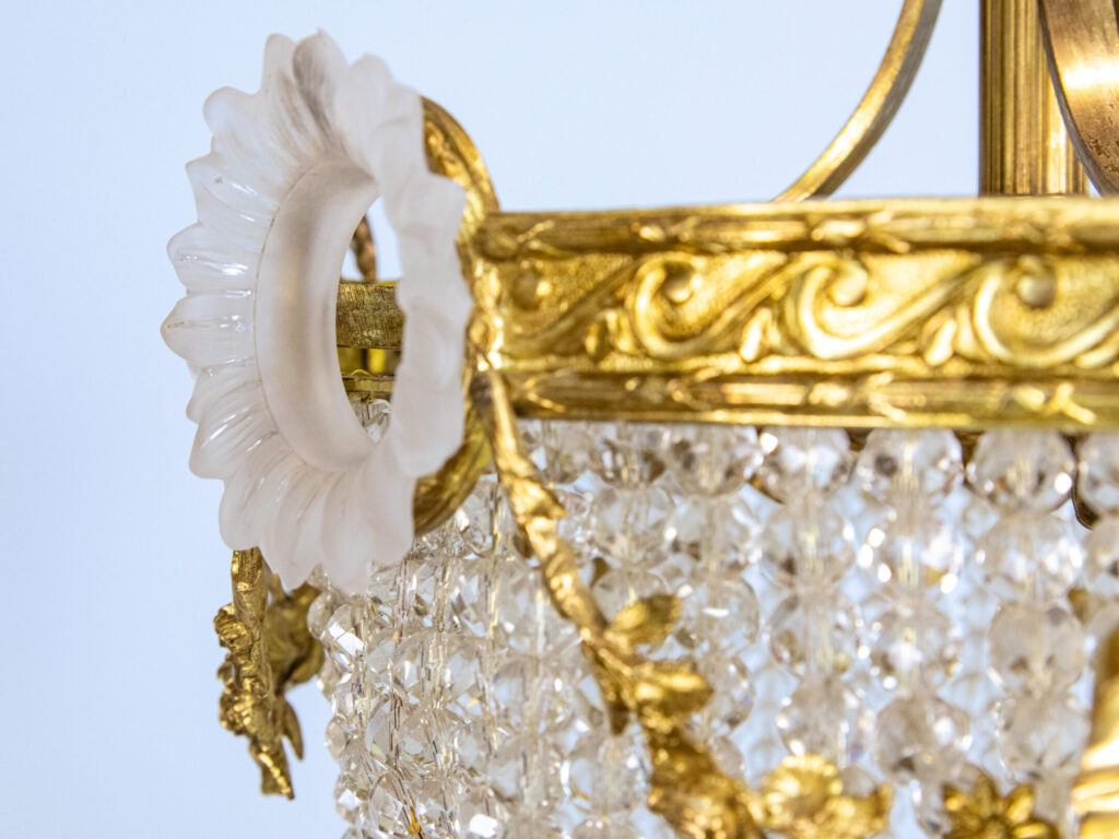Антикварна люстра в стилі Людовика XVI