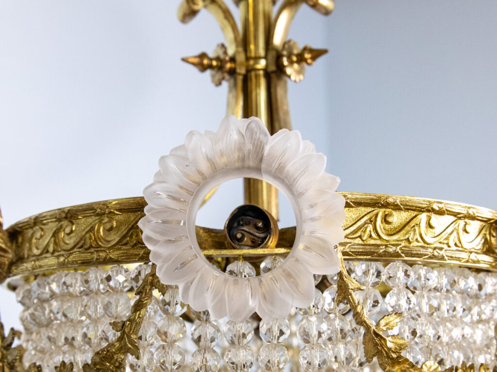Антикварна люстра в стилі Людовика XVI