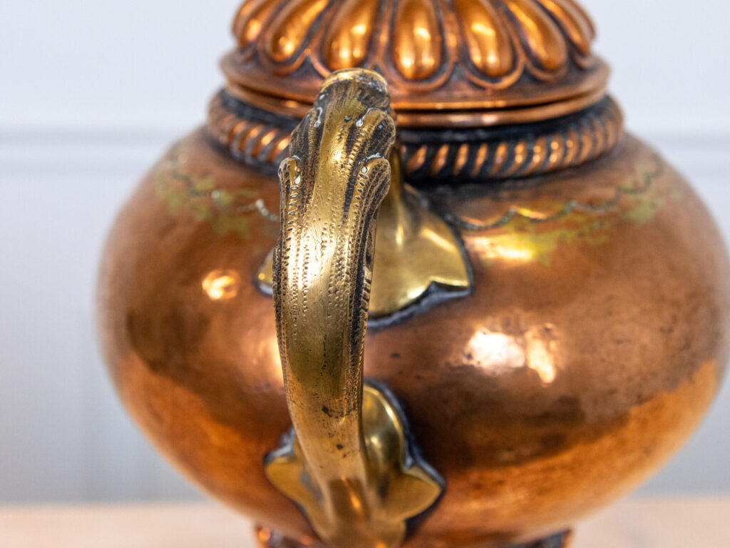 Антикварний чайник