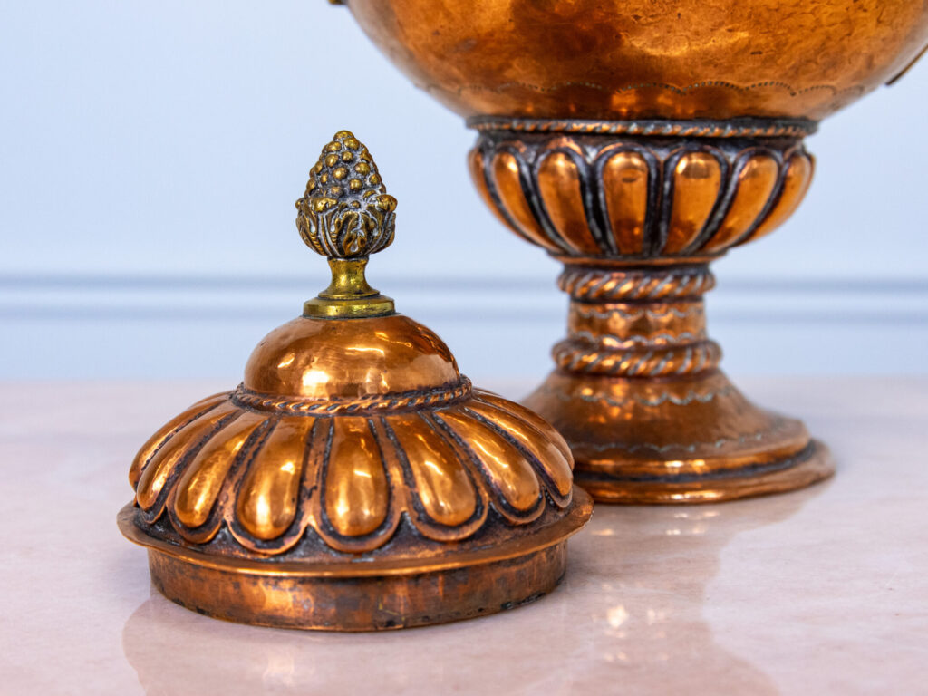 Антикварний чайник