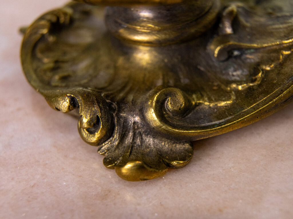 Антикварна чорнильниця