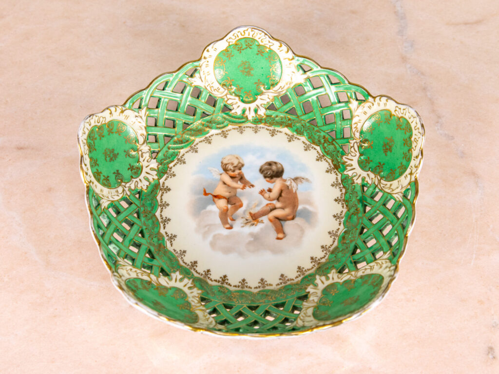 BN4A3916 Антикварна порцелянова чаша/блюдо