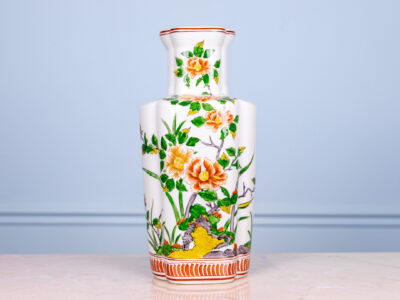 Порцелянова ваза в східному стилі
