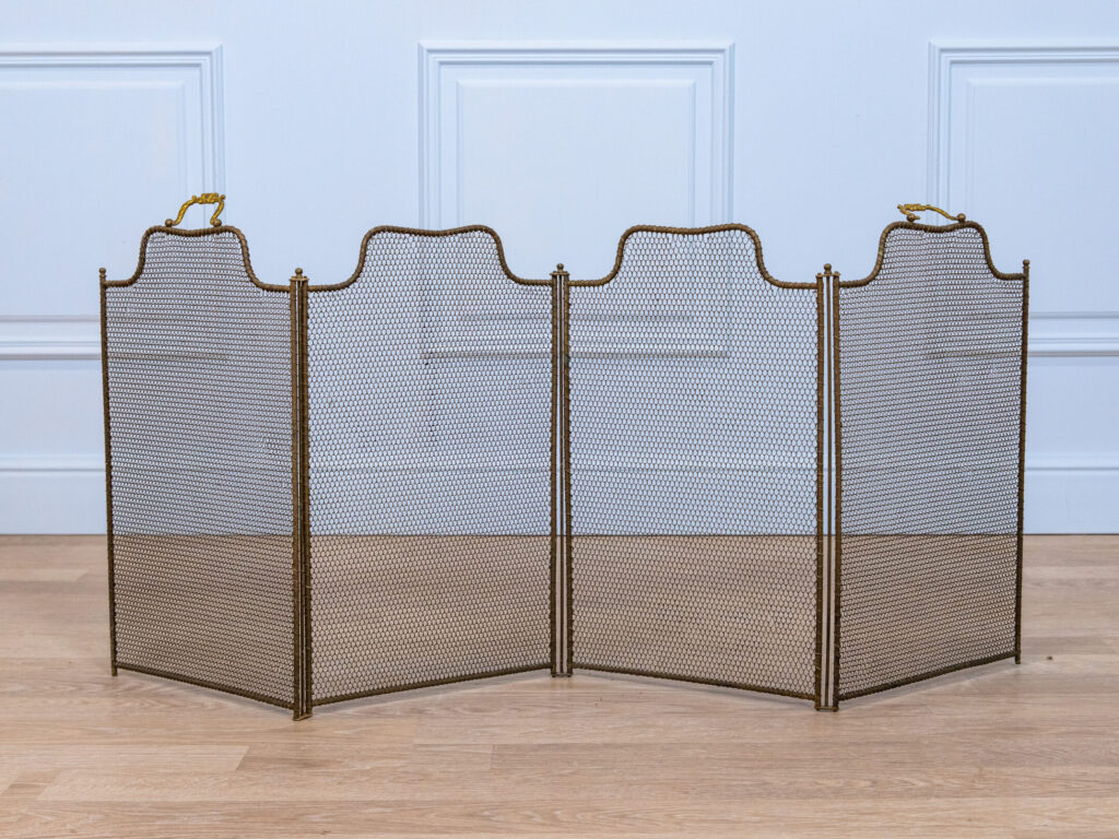 BN4A4055 Антикварний камінний екран