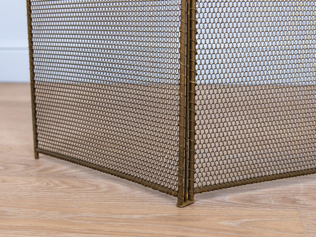 BN4A4062 Антикварний камінний екран