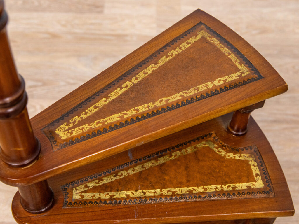 Вінтажна драбина (сходи)