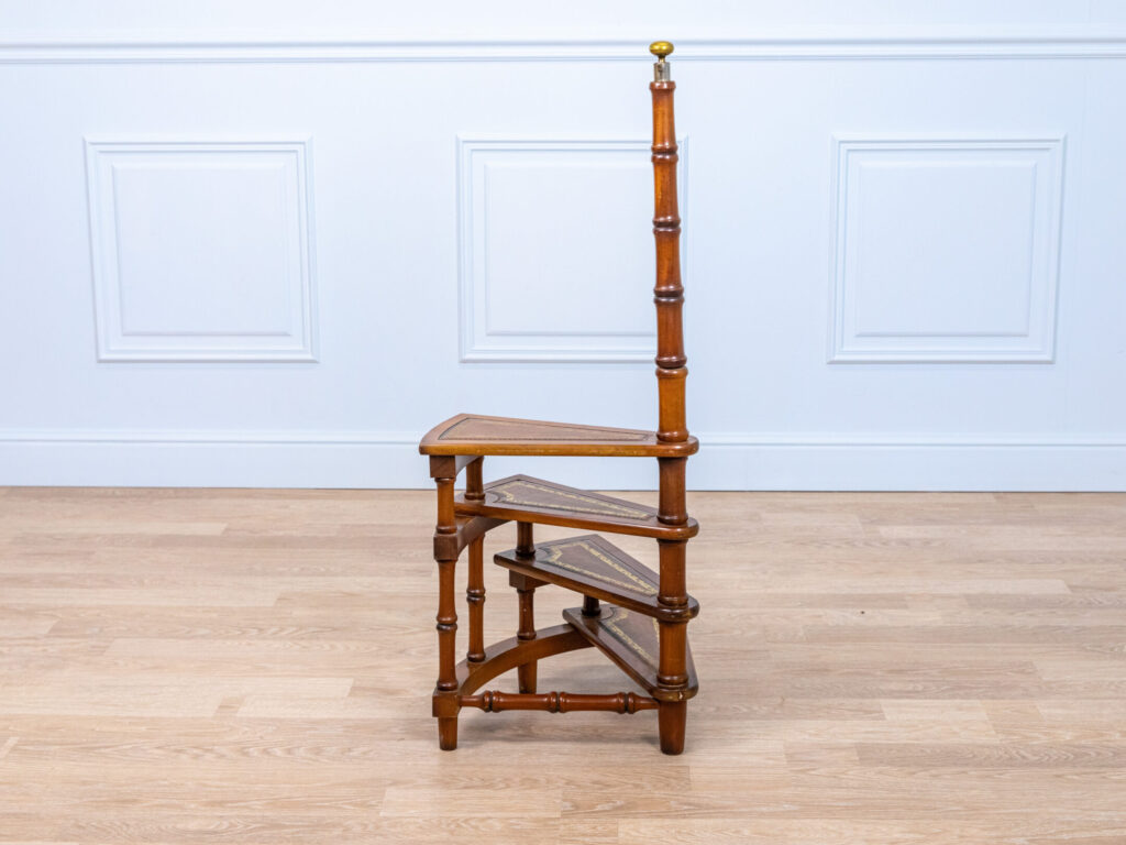 Вінтажна драбина (сходи)