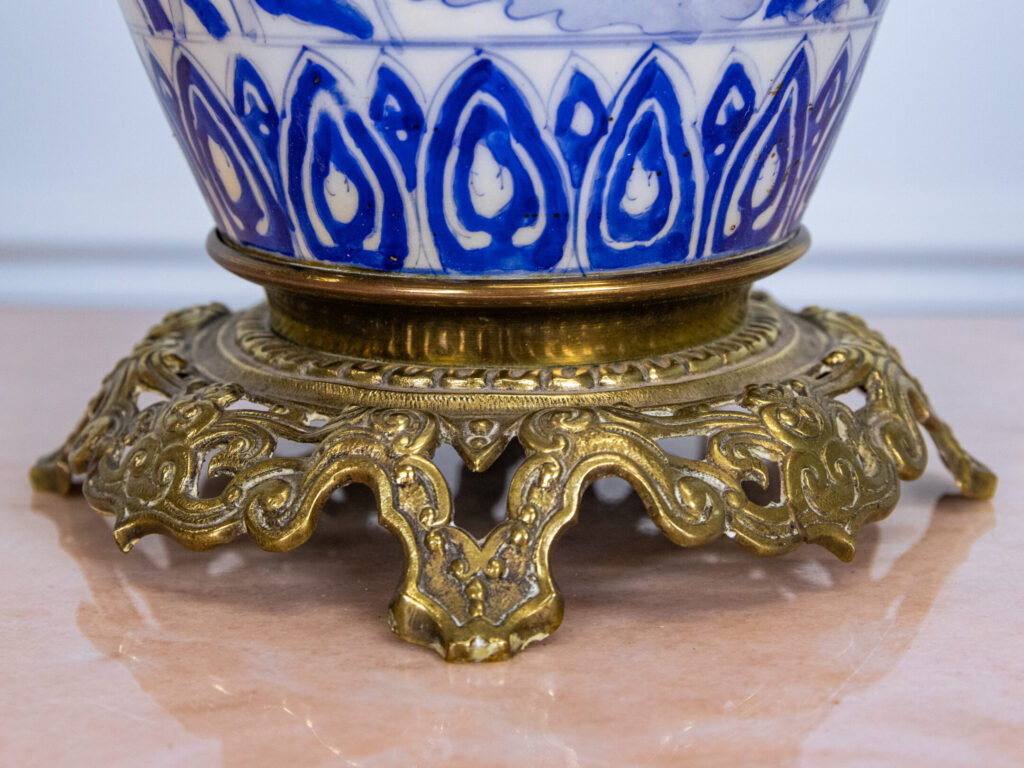 Антикварна гасова лампа в стилі Шинуазрі