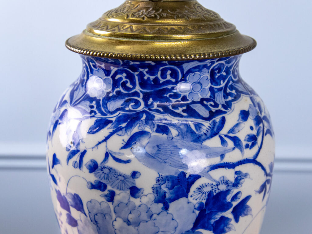 Антикварна гасова лампа в стилі Шинуазрі