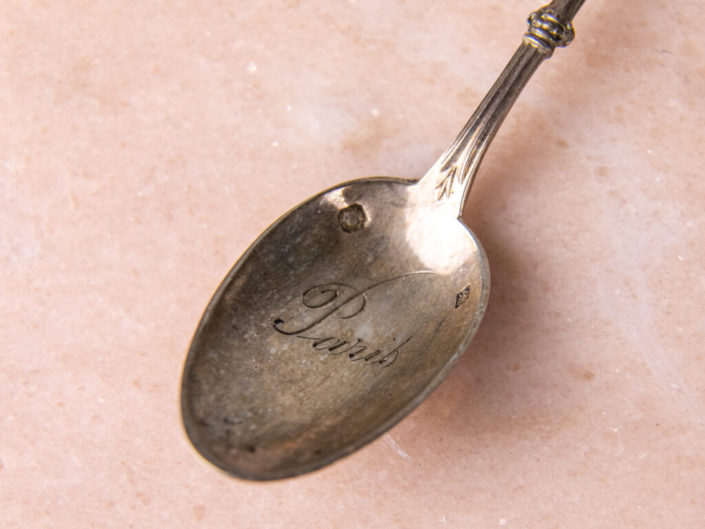 Антикварні срібні ложки з гербами міст Франції