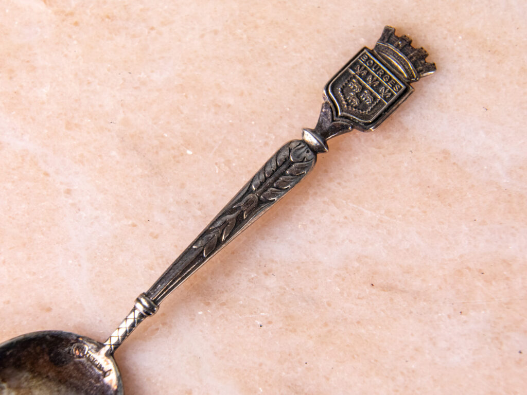 Антикварні срібні ложки з гербами міст Франції