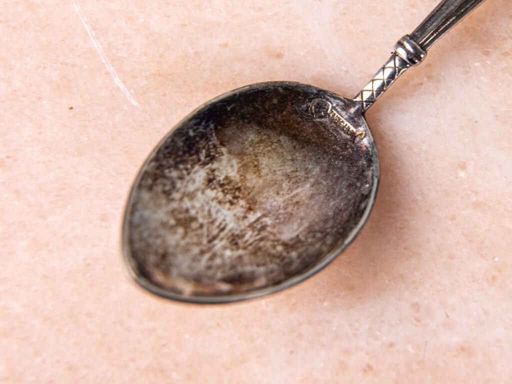 Антикварні срібні ложки з гербами міст Франції