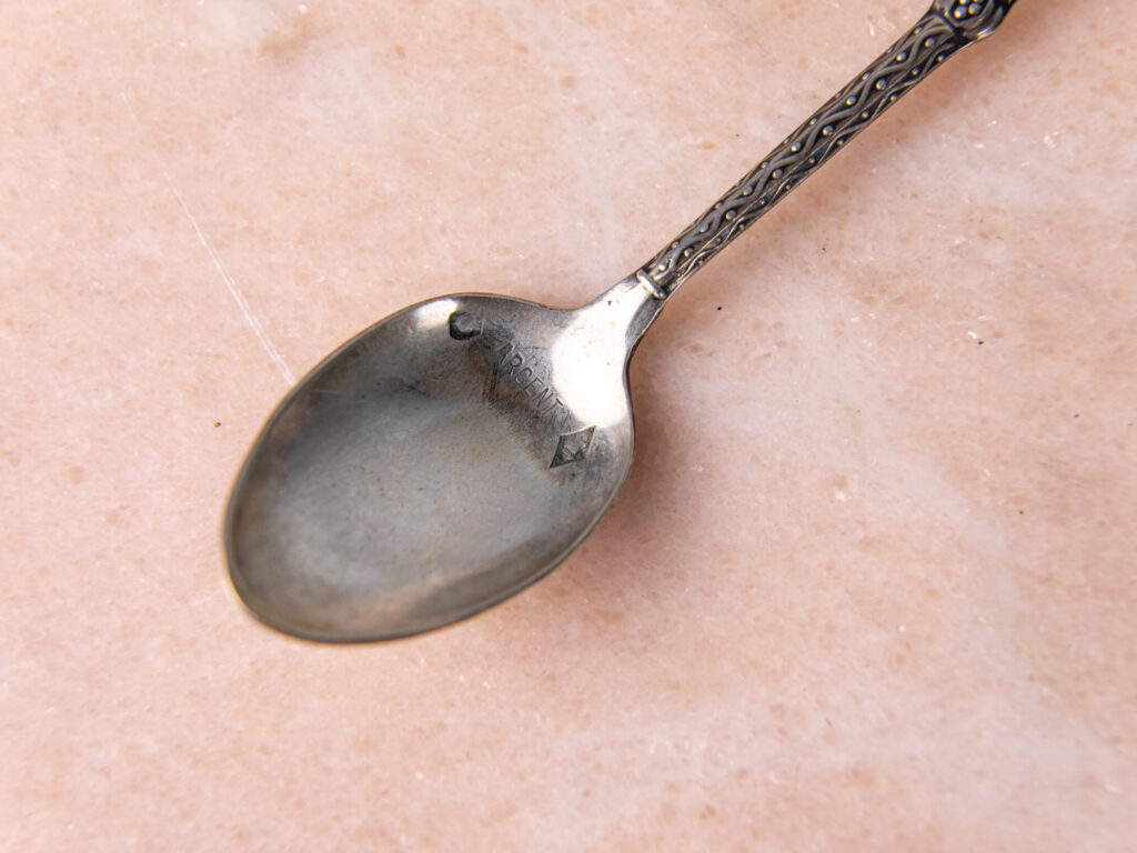 Антикварні срібні ложки з гербами міст Франції