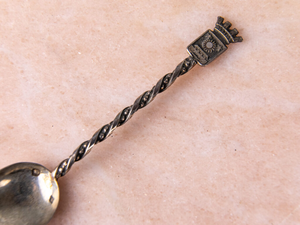 Антикварні срібні ложки з гербами міст Франції