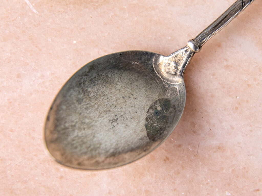 Антикварні срібні ложки з гербами міст Франції