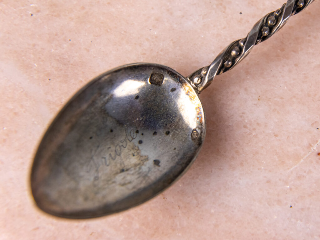 Антикварні срібні ложки з гербами міст Франції