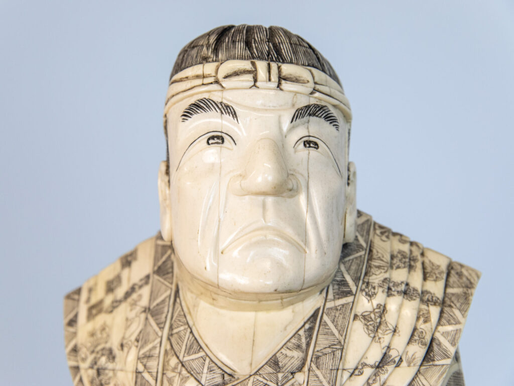 BN4A4334 – копія Антикварна скульптура «Самурай»