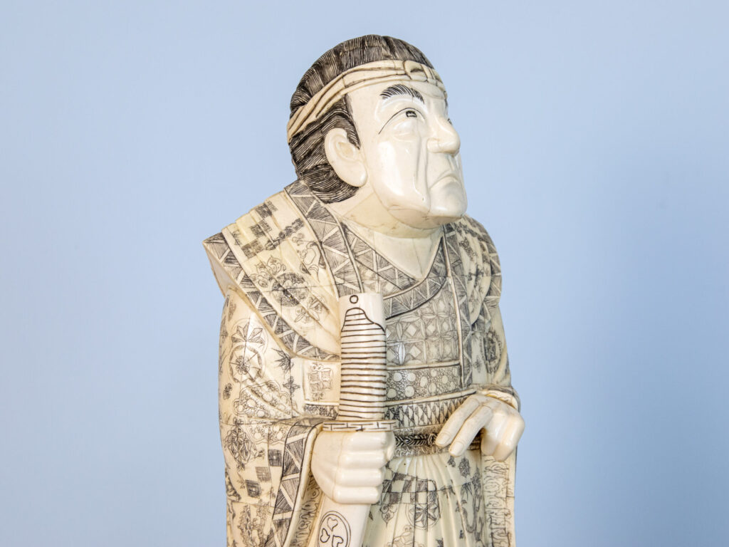 BN4A4339 – копія Антикварна скульптура «Самурай»