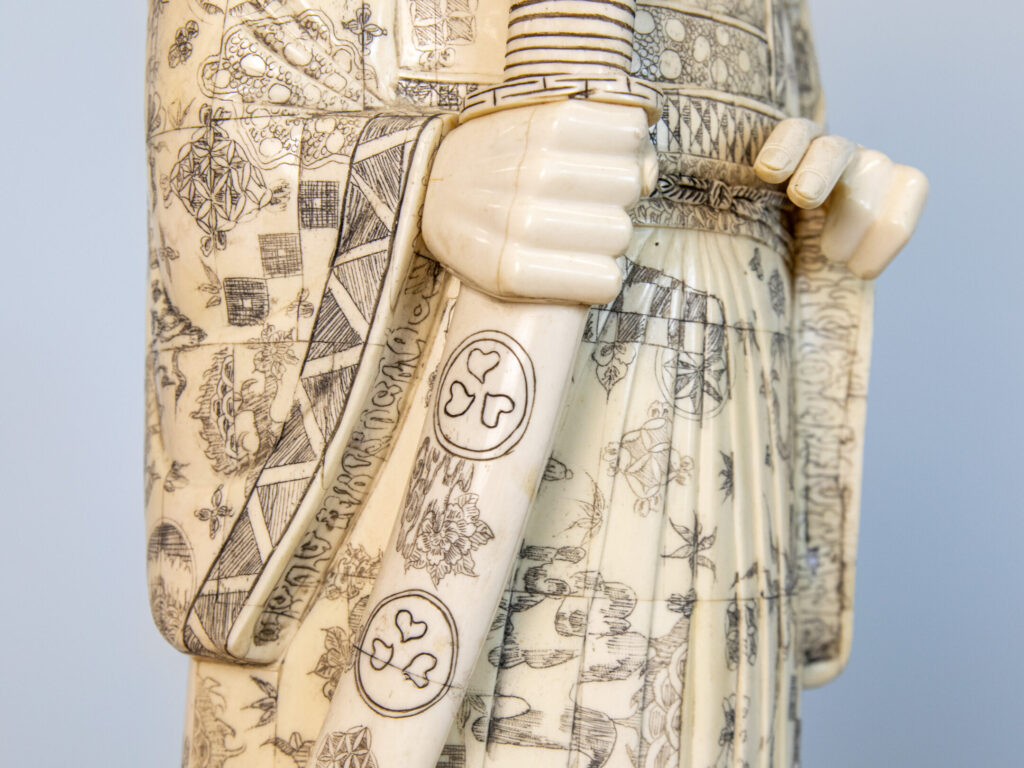 BN4A4340 – копія Антикварна скульптура «Самурай»