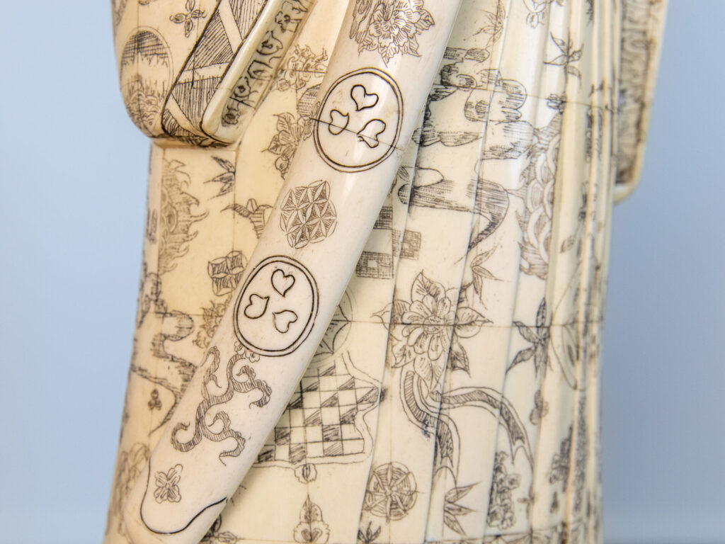 BN4A4341 – копія Антикварна скульптура «Самурай»