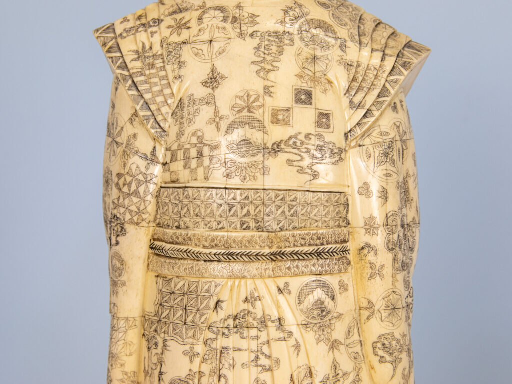 BN4A4350 – копія Антикварна скульптура «Самурай»