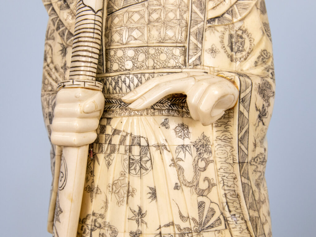 BN4A4365 – копія Антикварна скульптура «Самурай»