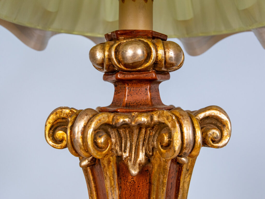 BN4A4377 Антикварна настільна лампа в стилі Бароко