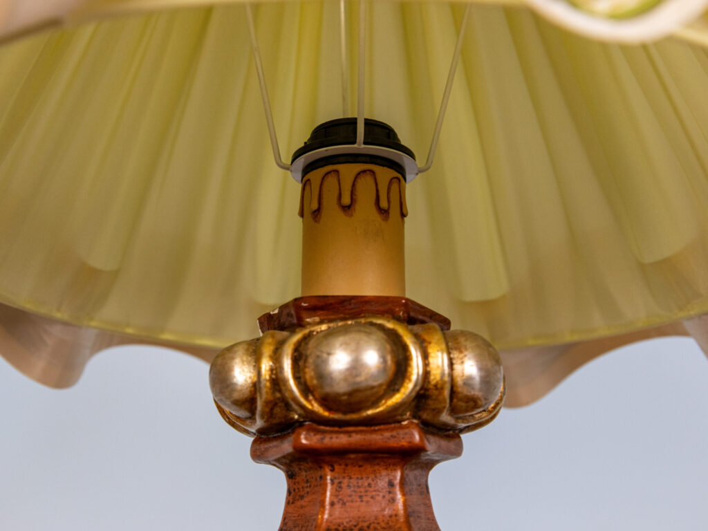 BN4A4385 Антикварна настільна лампа в стилі Бароко