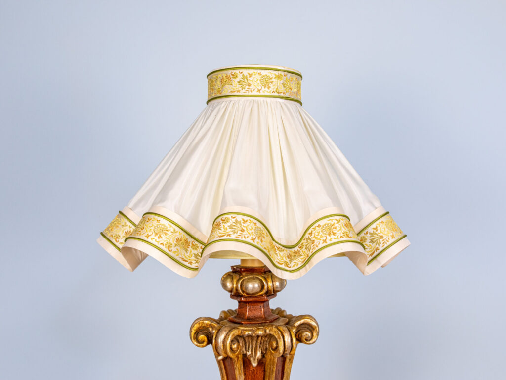 BN4A4391 Антикварна настільна лампа в стилі Бароко