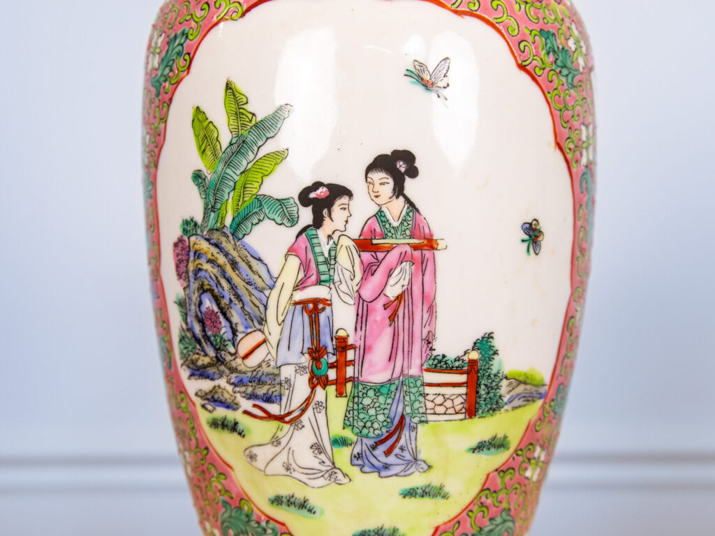 Антикварна порцелянова ваза