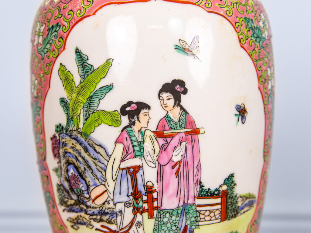 Антикварна порцелянова ваза