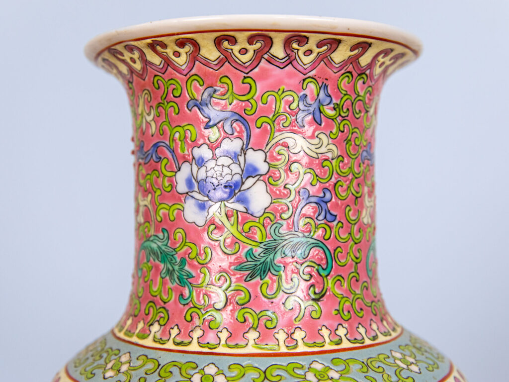 Антикварна порцелянова ваза