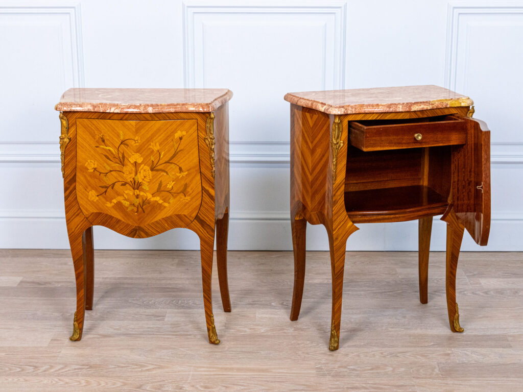 Вінтажні тумбочки в стилі Людовика XV