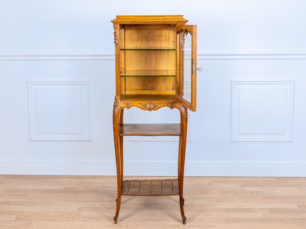 Антикварна вітрина-етажерка в стилі Людовика XV