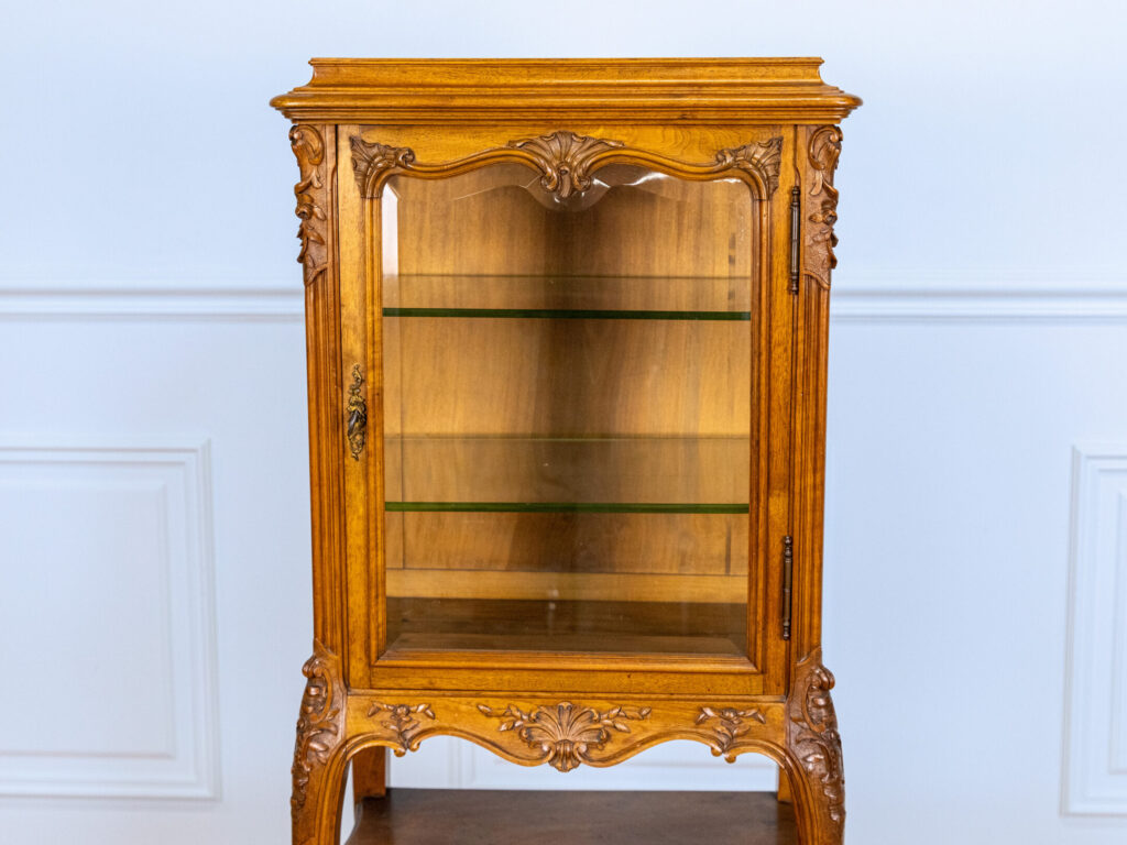 Антикварна вітрина-етажерка в стилі Людовика XV