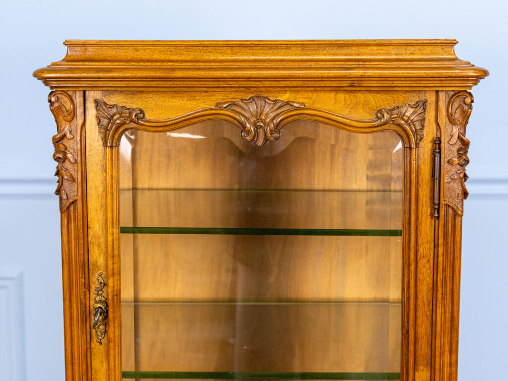 Антикварна вітрина-етажерка в стилі Людовика XV